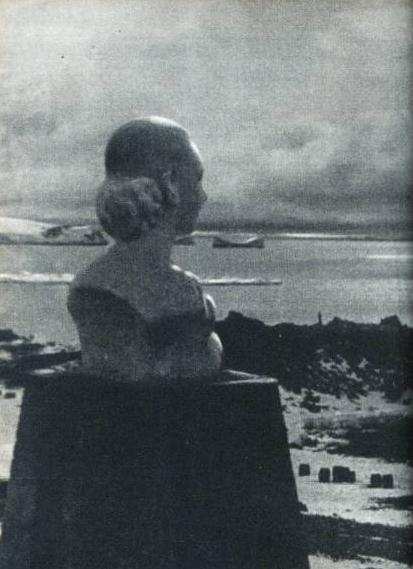 BUSTO DE EVITA