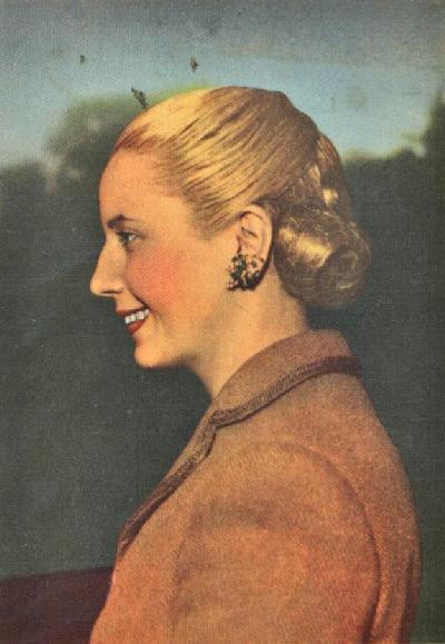 Eva Perón fotografíada por el Profesor Pinélides Aristóbulo Fusco. Imagen cortesía de Carlos Alberto Vitola Palermo de Rosario, Sante Fe, Argentina
