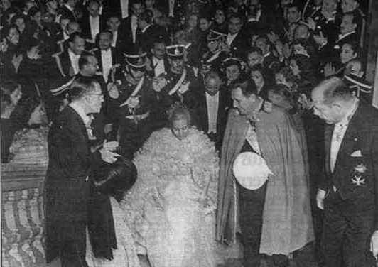 EN EL TEATRO COLOR EL 9 DE JULIO DE 1950